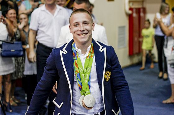 Министр спорта назвал Аблязина достойным золота в опорном прыжке на Играх