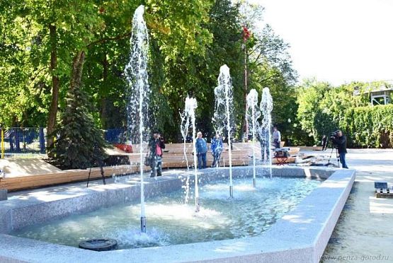 В парке Белинского пробно запустили новый фонтан