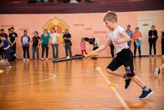 Пензенские папы, мамы и дети показали ловкость на спортивном фестивале 