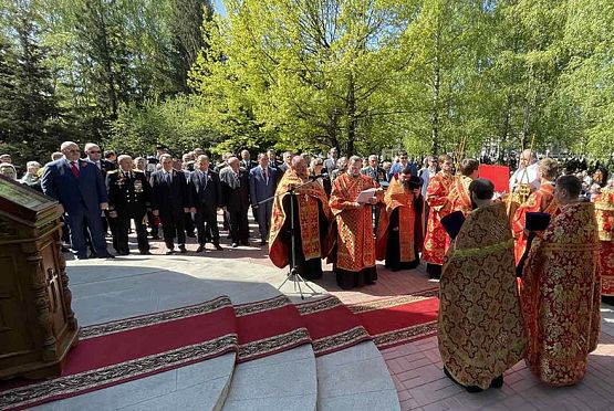 В Пензе торжества  9 Мая начались с молебна в часовне Михаила Архангела