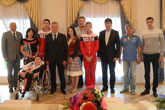 Иван Белозерцев встретился с победителями первых Европейских игр в Баку