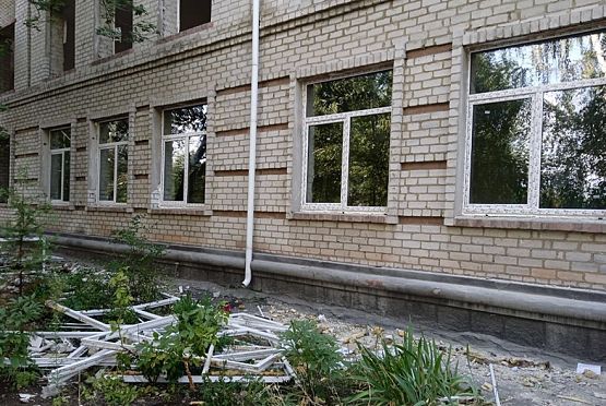 В школах города Пологи приступили к монтажу стеклопакетов из Пензенской области