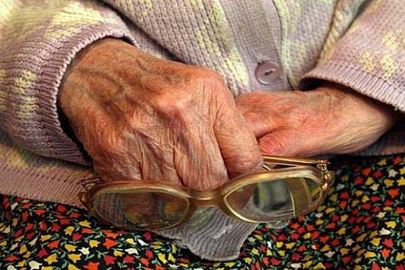 В Пензе «соцработница» украла у 90-летней женщины 27 украшений