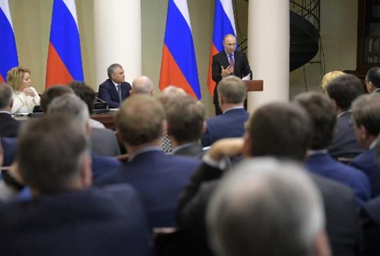 Новости РФ: Путин на Совете законодателей, интернет в селах
