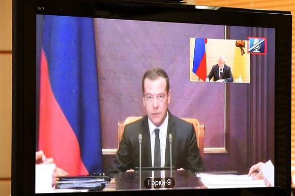 Белозерцев принял участие в видеоконференции Медведева