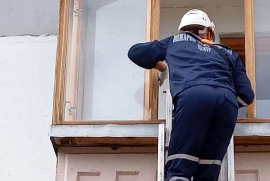 В Пензе пожилая женщина оказалась закрыта на балконе