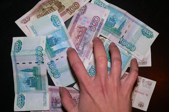 В Сердобском районе судимая чиновница растратила 130 тыс. рублей
