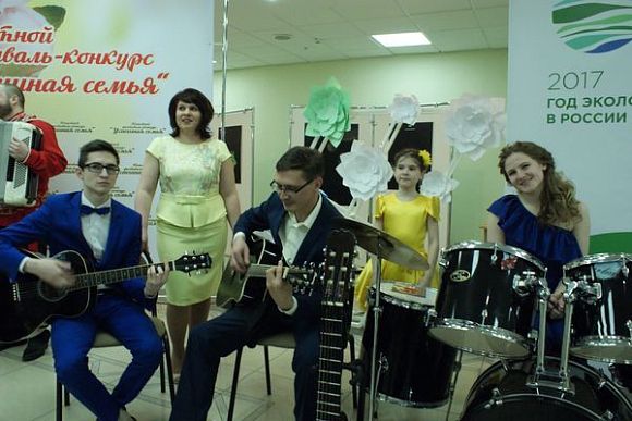 Фото||автора Исаевы из Бессоновского района стали «Успешной семьей-2017»