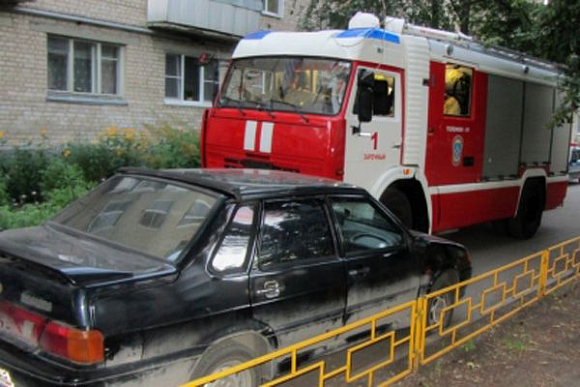 В Заречном ВАЗ-2115 преградил дорогу пожарной машине