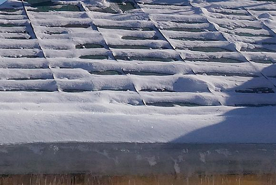 В Пензе с крыш школ, детсадов и ФОКов уберут снег и наледь