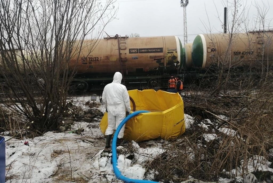 Следователи СК выясняют обстоятельства разлива нефтепродуктов в Пензенской области