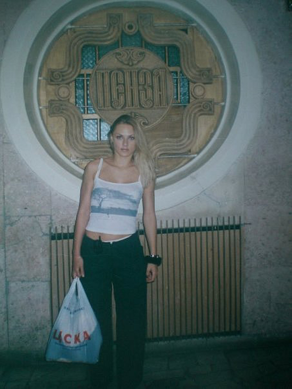 Марго в гостинице «Пенза», 2000 год||Фото В. Фиолетов