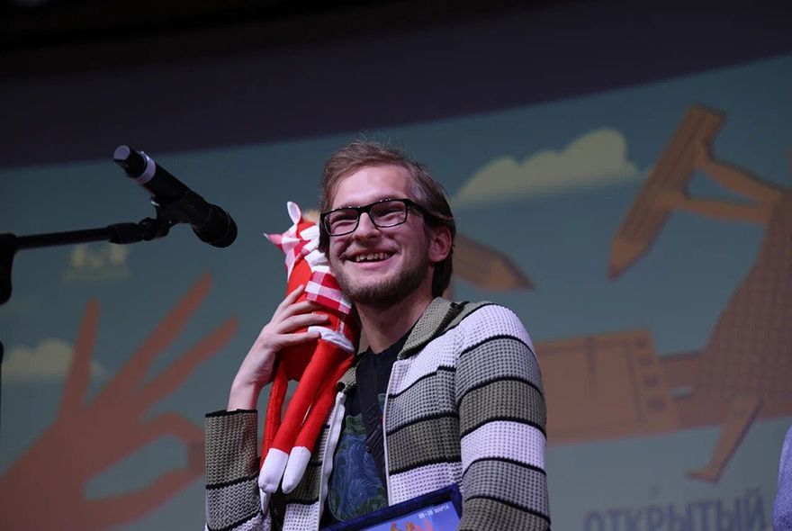 Студента ВГИКа наградили мягкой игрушкой из Пензы