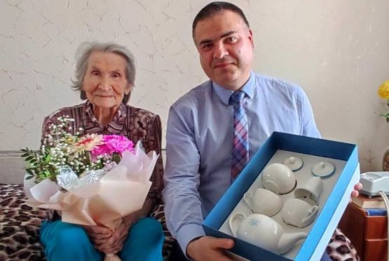 В Пензе со 100-летним юбилеем поздравили Анну Милованову