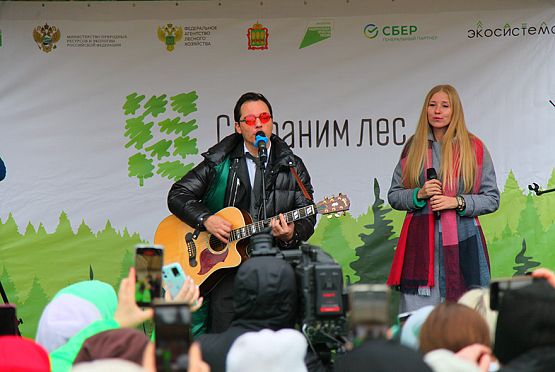 Родион Газманов в Шемышейке ответил на 4 вопроса пензенских журналистов