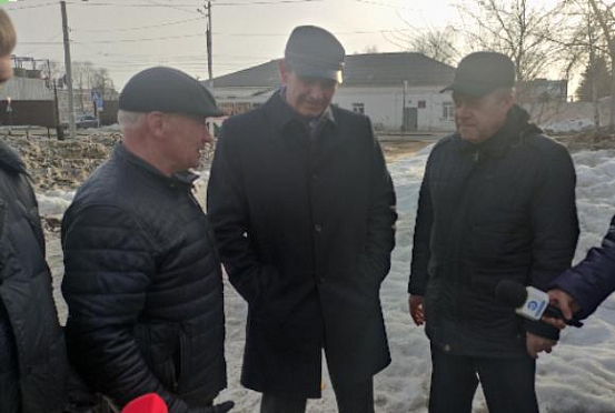 Лузгин и Калашников проверили, как убирают Пензу от снега и грязи