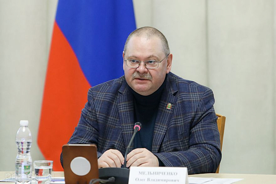 Губернатор Олег Мельниченко поздравил пензячек с 8 Марта 2024