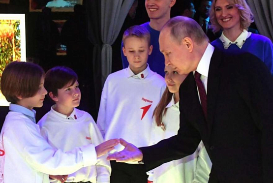 Президент Владимир Путин впервые посетил выставку «Россия» на ВДНХ