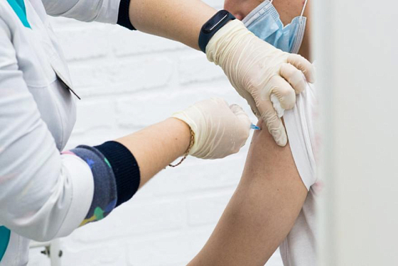 В Пензе первым компонентом вакцинированы 65 подростков