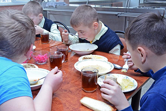 Пензенцы пожаловались, что детей не кормят в продленке