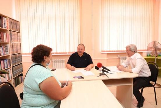 Мельниченко пообещал помочь жителям деревни Боровой с ремонтом водонапорной башни